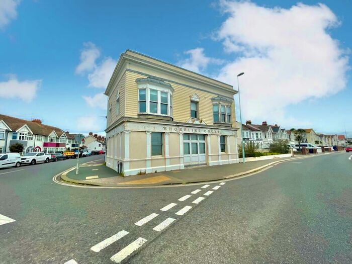 3 Bedroom Flat To Rent In Ham Road, Worthing, BN11