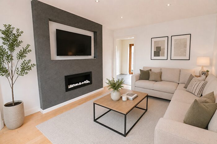 3 Bedroom Semi-Detached House For Sale In Hilda Avenue, Tottington, Bury, BL8