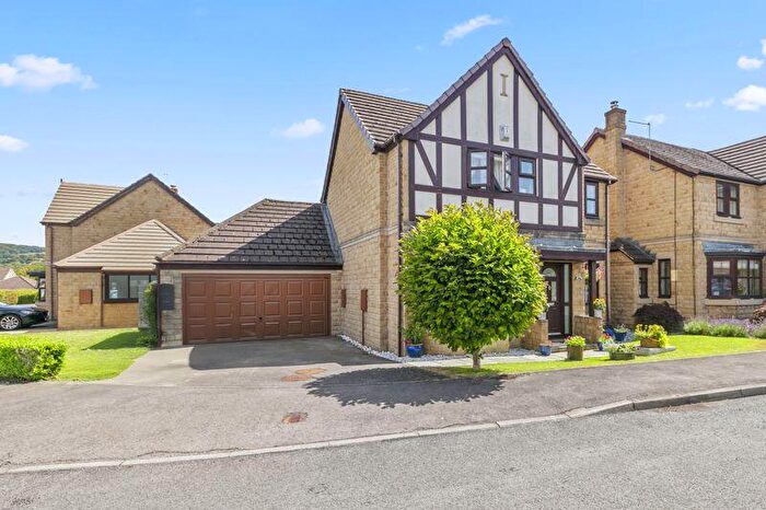 4 Bedroom Detached House For Sale In Ellar Gardens, Menston, LS29