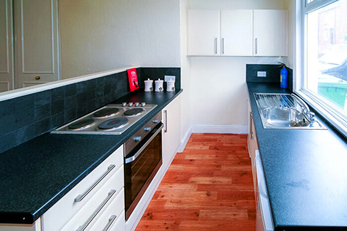 1 Bedroom Flat To Rent In Burley Road, Leeds, LS3