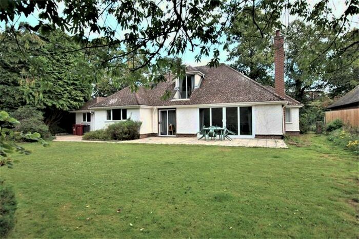 4 Bedroom Detached House To Rent In Conisboro Avenue, Caversham, Reading, RG4