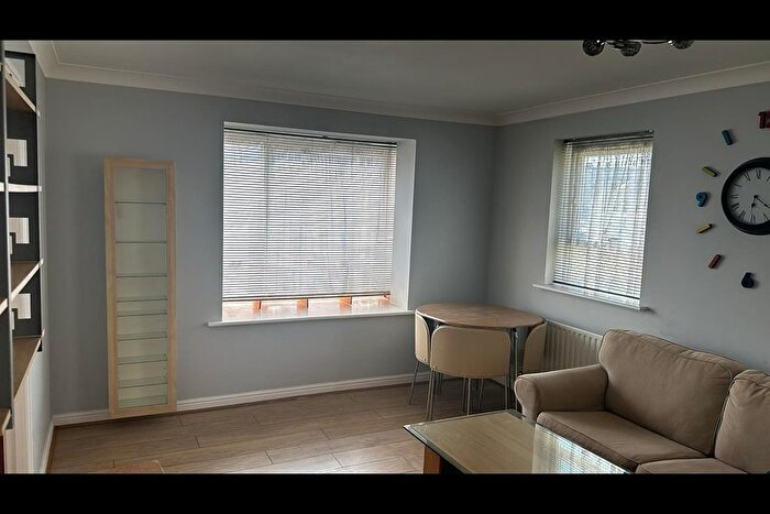 2 Bedroom Flat To Rent In Goresbrook Road, Dagenham, RM9