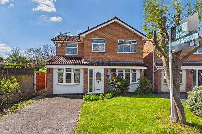 3 Bedroom Detached House For Sale In Carmarthen Close, Callands, WA5