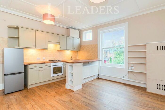 2 Bedroom Flat To Rent In The Avenue, Surbiton, KT5