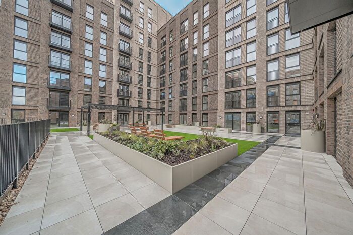 2 Bedroom Flat For Sale In Ordsall Lane, Salford, M5