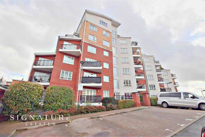1 Bedroom Flat To Rent In Rockwell Court, The Gateway, Watford, WD18