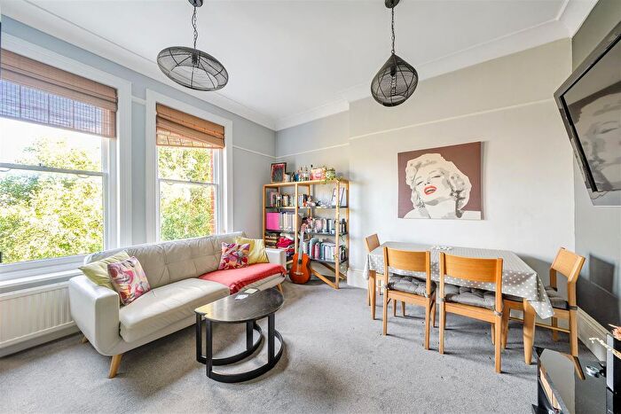 2 Bedroom Flat For Sale In Compayne Gardens, South Hampstead, NW6