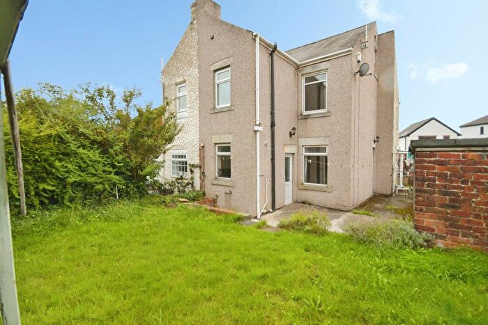 2 Bedroom Semi-Detached House For Sale In Hole House Lane, Stocksbridge, Sheffield, S36