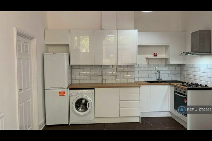 2 Bedroom Flat To Rent In Hackney Road, London, E2