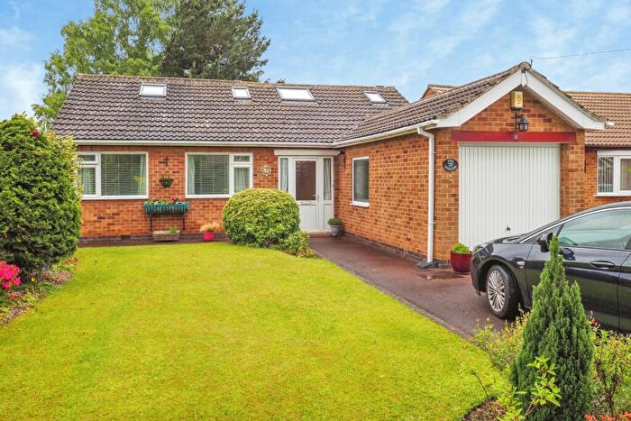 4 Bedroom Bungalow For Sale In Dovecote Drive, Wollaton, Nottingham, NG8