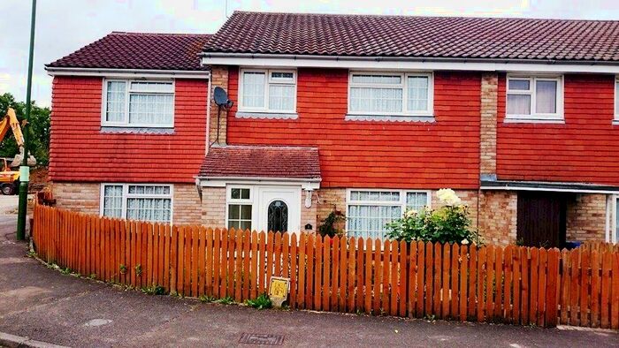 5 Bedroom Terraced House To Rent In Stanley Walk, Horsham, RH13