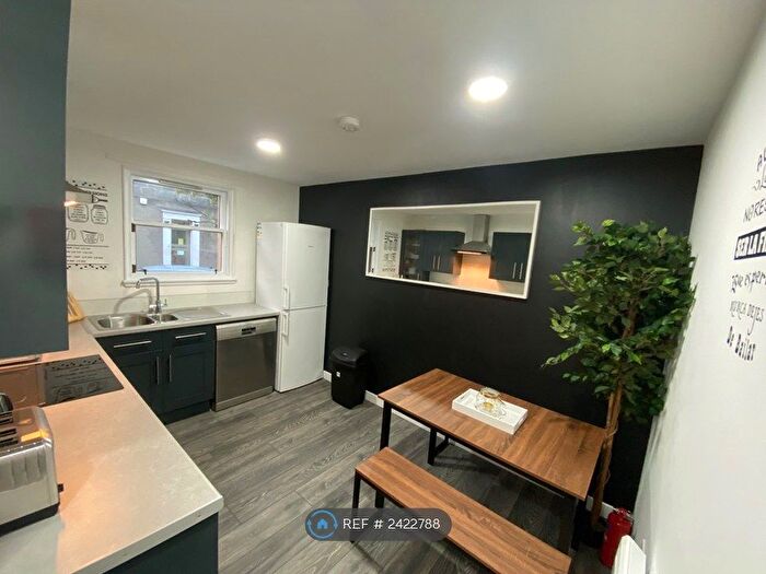 3 Bedroom Flat To Rent In Spring Garden, Aberdeen, AB25