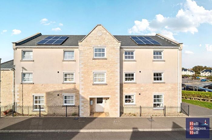 2 Bedroom Flat For Sale In Alm Place, Portland, DT5