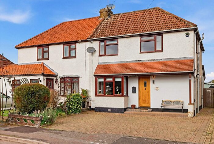 3 Bedroom Detached House For Sale In Tatsfield Avenue, Essex, EN9