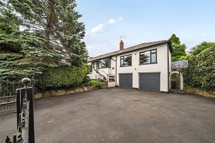 4 Bedroom Semi-Detached House For Sale In Green Lane, Yeadon, Leeds, West Yorkshire, LS19
