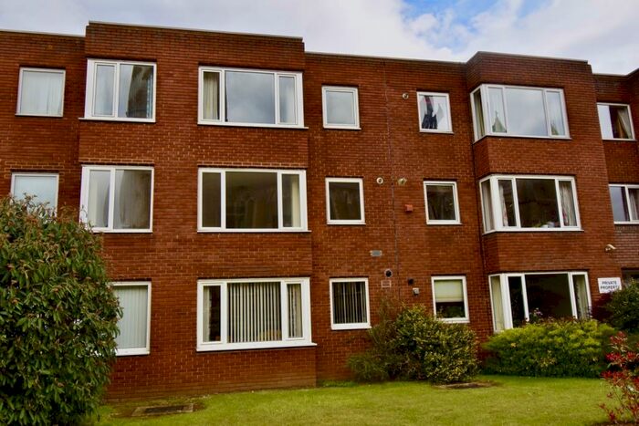 2 Bedroom Flat To Rent In Phippsville Court, Northampton, NN2