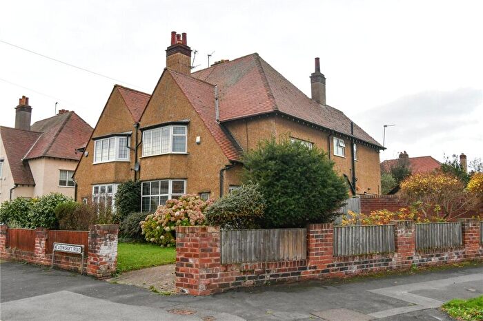 3 Bedroom Semi-Detached House For Sale In Meadowcroft Road, Meols, Wirral, CH47