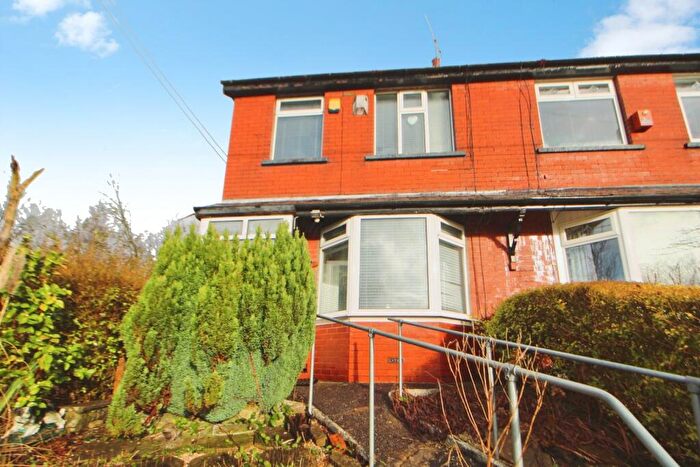2 Bedroom End Of Terrace House For Sale In Cottage Lane, Glossop, Derbyshire, SK13