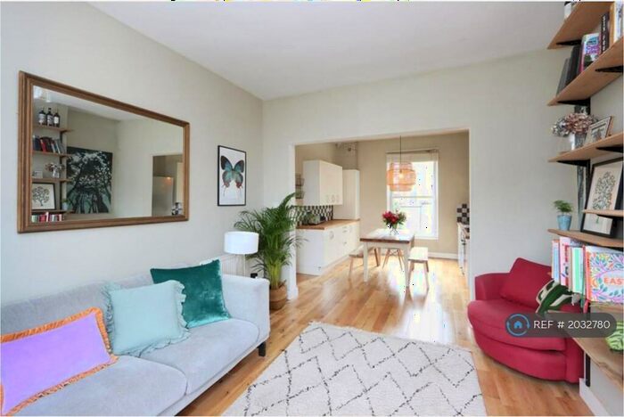2 Bedroom Maisonette To Rent In Lausanne Road, London, SE15