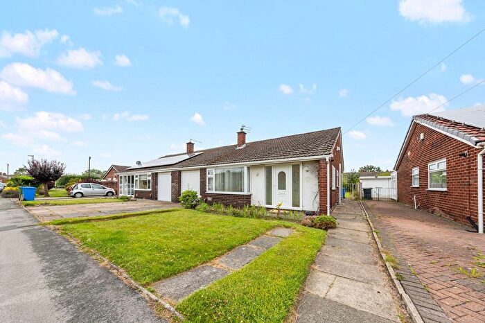 3 Bedroom Semi-Detached Bungalow For Sale In Meadow Lane, Fearnhead, WA2