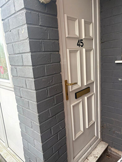 Studio For Sale In Tudor Court, Tipton, DY4