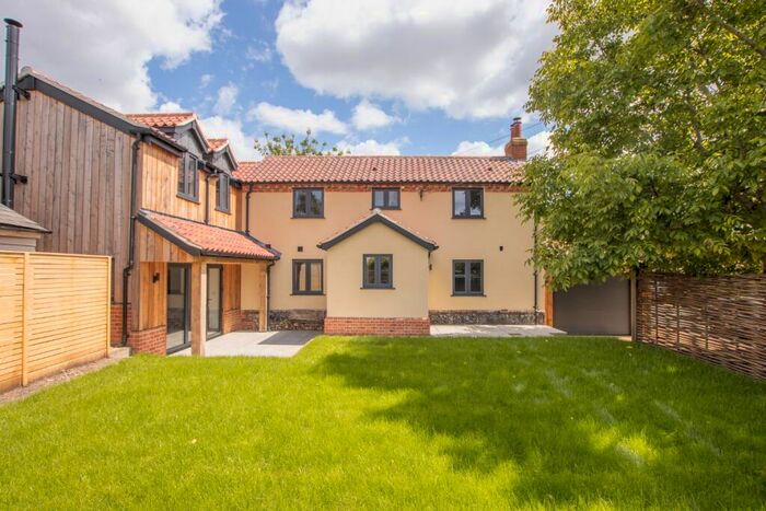 4 Bedroom Detached House For Sale In Back Street, Litcham, PE32