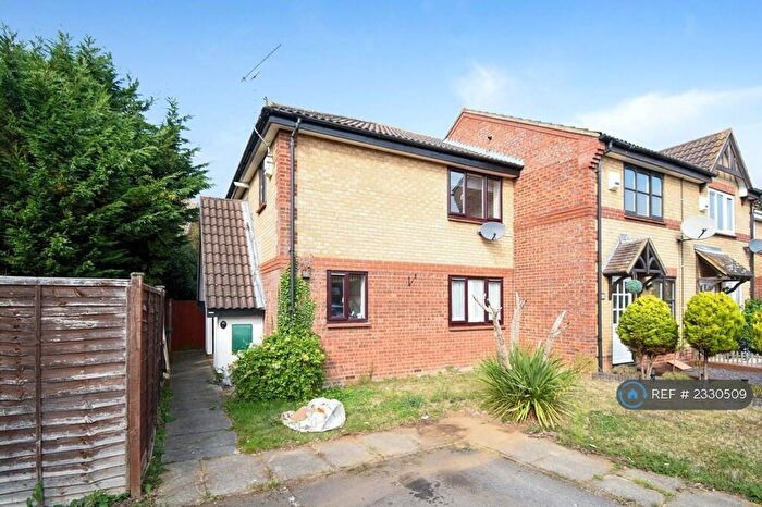 1 Bedroom Terraced House To Rent In Clover Avenue, Bedford, MK41