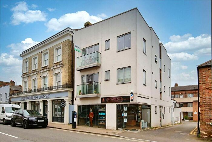 1 Bedroom Flat To Rent In High Street, Hampton Wick, KT1