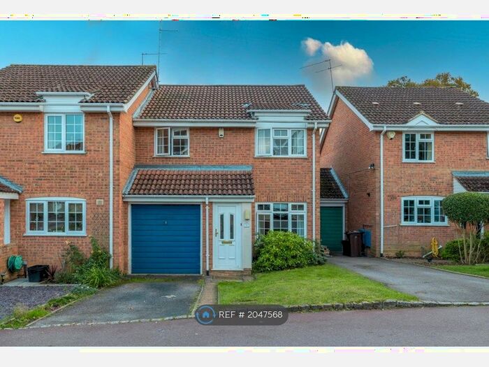3 Bedroom Semi-Detached House To Rent In Heacham Close, Lower Earley, Reading, RG6