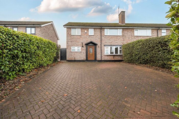 4 Bedroom Semi Detached House To Rent In Kesterton Road, Sutton Coldfield, B74