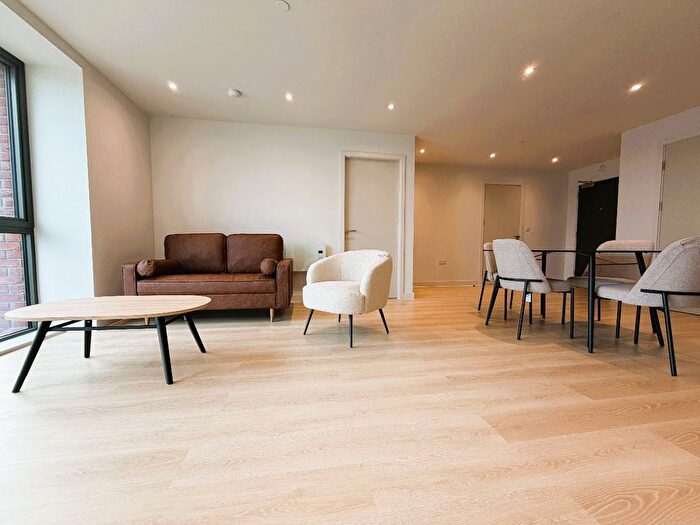 2 Bedroom Flat To Rent In Waterhouse Gardens, Dutton Street, Manchester, M3