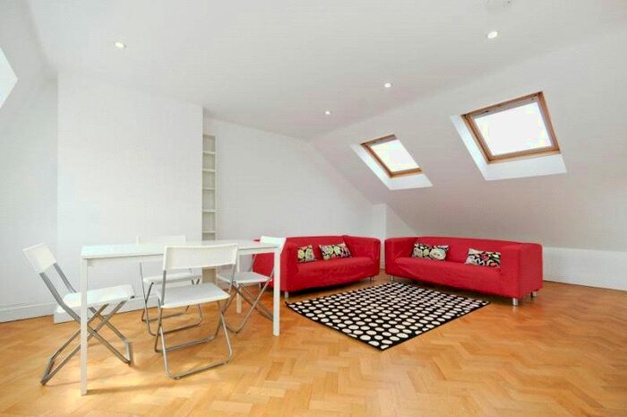 4 Bedroom Flat To Rent In St Stephens Avenue, London, W12