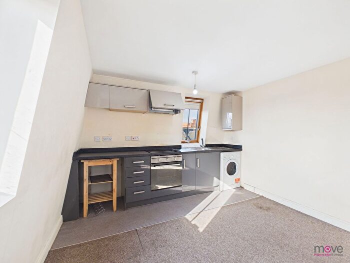 2 Bedroom Flat To Rent In Nashs Passage, Worcester, WR1