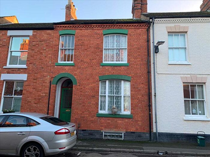 3 Bedroom Terraced House For Sale In Aylesbury Street, Wolverton, Milton Keynes, MK12
