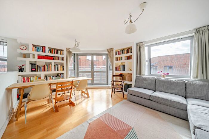 3 Bedroom Flat For Sale In Naoroji Street, Clerkenwell, London, WC1X