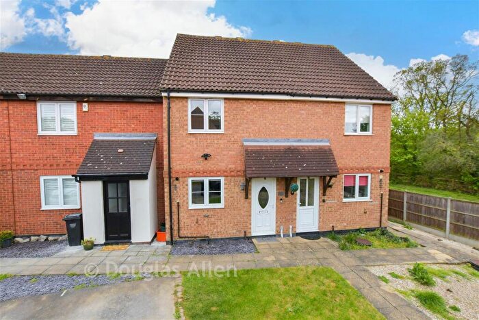 2 Bedroom Terraced House For Sale In Box Close, Steeple View, Essex, SS15