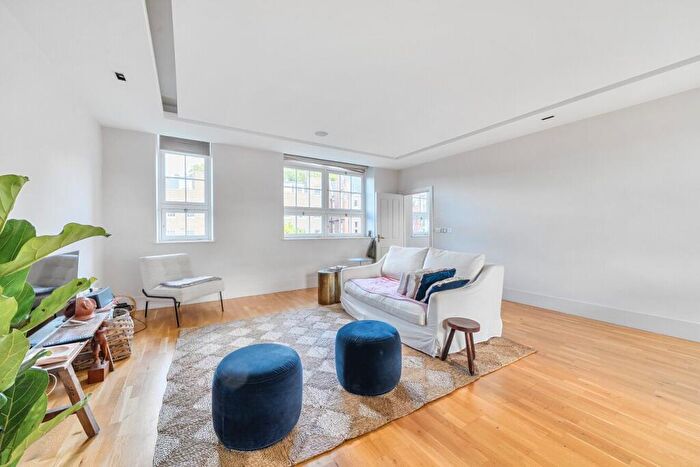2 Bedroom Flat For Sale In Camberwell Grove, Camberwell, London, SE5