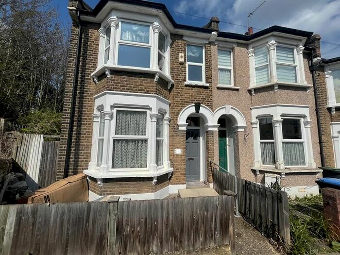 3 Bedroom Terraced House To Rent In Lincoln Road, Enfield, EN1