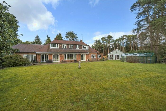 4 Bedroom Detached House For Sale In Wheatsheaf Enclosure, Liphook, Hampshire, GU30