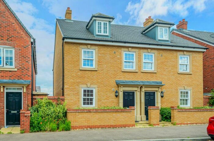 3 Bedroom Semi-Detached House To Rent In Wilkinson Road, Kempston, Bedford, MK42