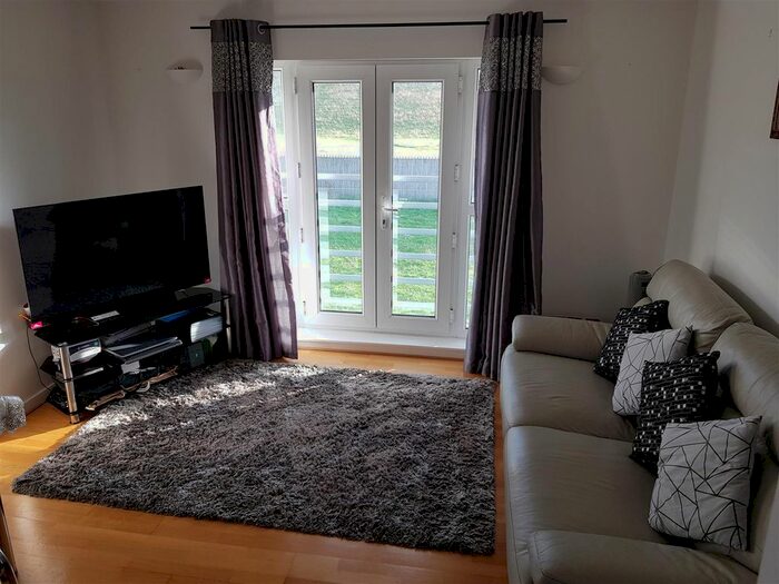2 Bedroom Flat To Rent In Sovereign Heights, Langley, Slough, SL3
