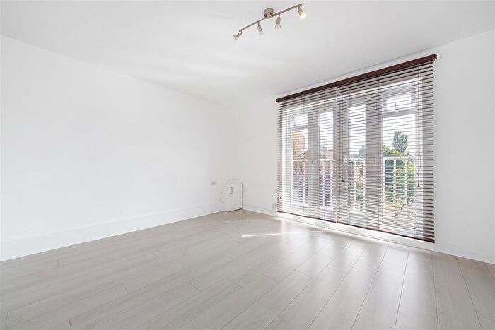 2 Bedroom Flat To Rent In Violette Szabo House, Hamilton Road, West Norwood, SE27