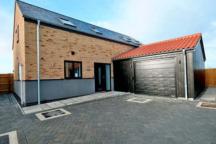 4 Bedroom Detached House For Sale In Manor Farm, Wennington, Huntingdon, PE28