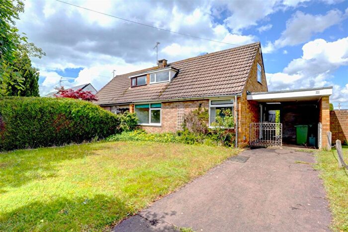 3 Bedroom Semi-Detached House For Sale In High Street, Hillmorton, Rugby, CV21