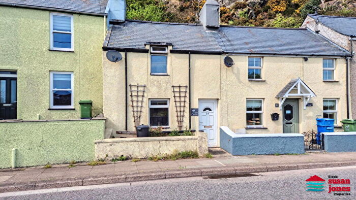 2 Bedroom Terraced House For Sale In Lon Abererch Road, Pwllheli, LL53