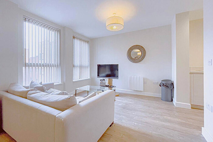 1 Bedroom Flat To Rent In Kennet House, Reading, RG1
