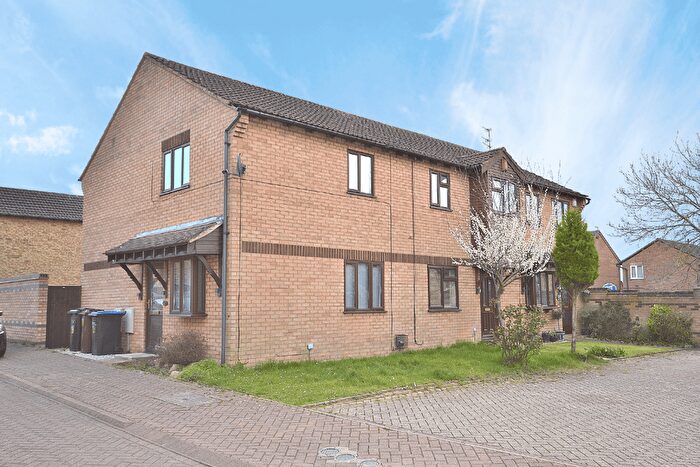 3 Bedroom Property To Rent In Martel Close, Northampton, NN5