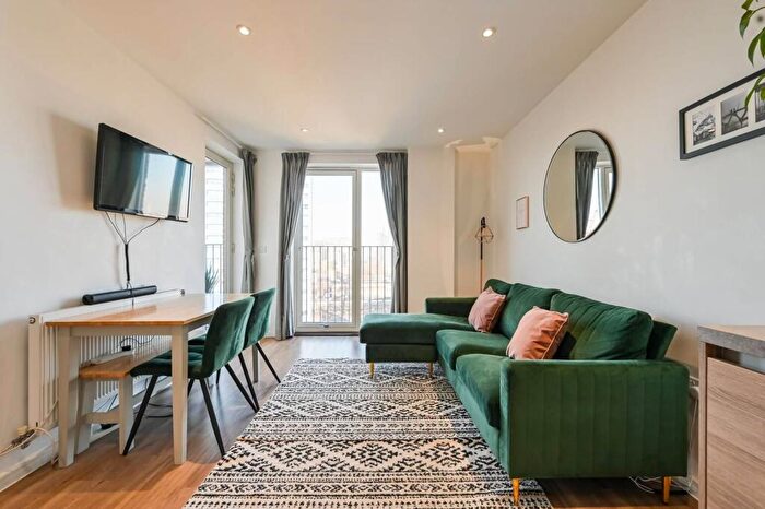 1 Bedroom Flat For Sale In Edwin Street, Canning Town, London, E16