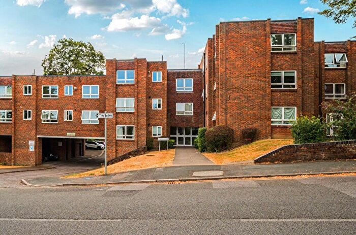 1 Bedroom Flat For Sale In Harvey Road, Guildford, Surrey, GU1