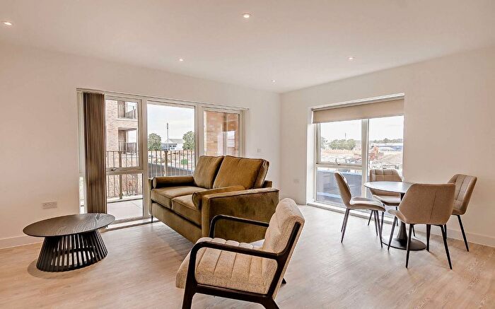 2 Bedroom Flat To Rent In Bragg Way, Cambridge, Cambridgeshire, CB5